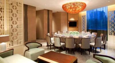 Crown Plaza City Center 5*