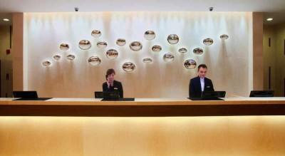 Crown Plaza City Center 5*