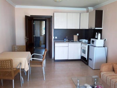 Almonds Apt 3*