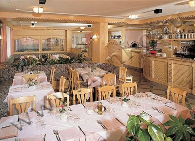 Des Alpes Residence 3*