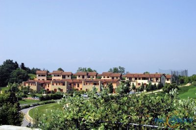 Golf Apt 2*