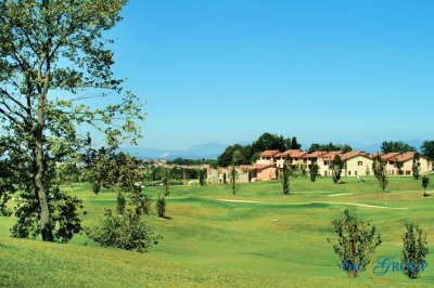 Golf Apt 2*