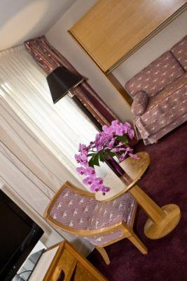Best Western Le Patio Saint Antoine 3*