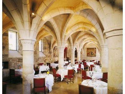 Chateau De Gilly 4*