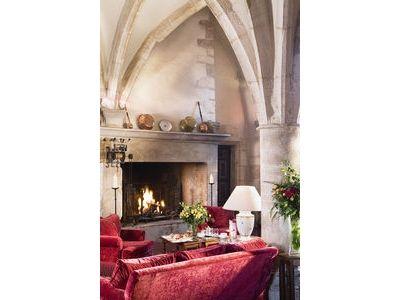 Chateau De Gilly 4*