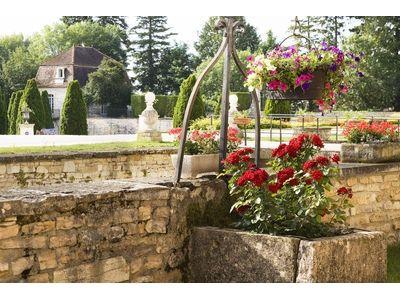Chateau De Gilly 4*