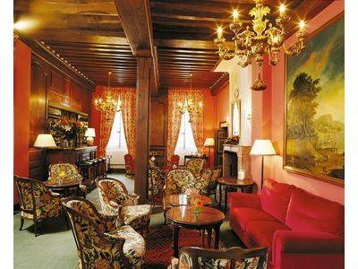 Chateau De Gilly 4*