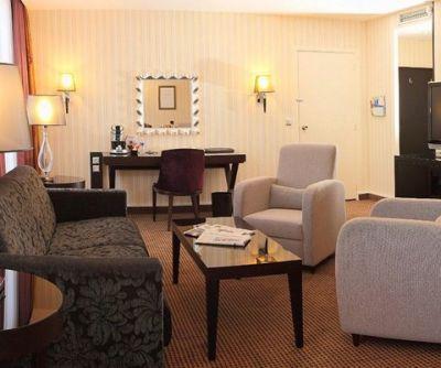 Crowne Plaza Paris Republique 4*
