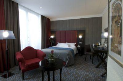 Crowne Plaza Paris Republique 4*