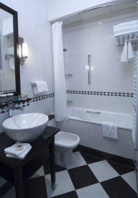 Crowne Plaza Paris Republique 4*