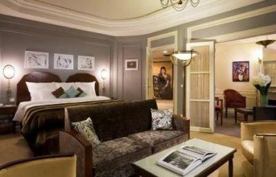 Lutetia 4*