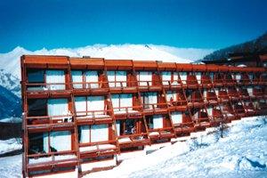 Res. Arc 1600 Apt 3*