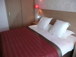 Residhome Paris Evry 4*