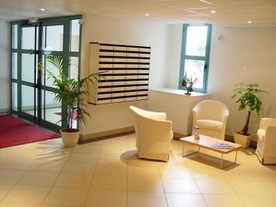 Sejours & Affaires Rive Gauche Serris 2*