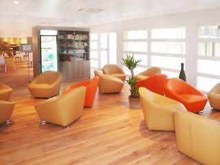 Sejours & Affaires Roissy Village 2*