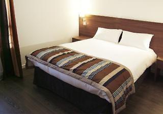 Sejours & Affaires Roissy Village 2*