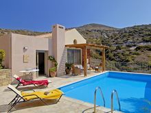Artemis Villa 4*
