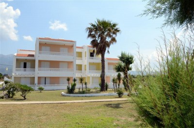 Byron Studios & Apartments 1*