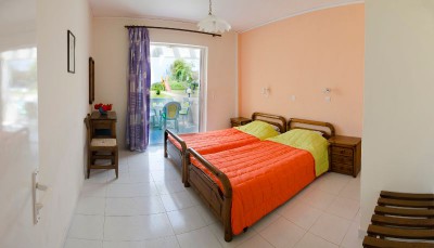 Byron Studios & Apartments 1*