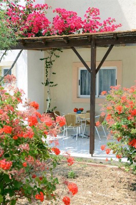 Byron Studios & Apartments 1*