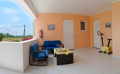 Byron Studios & Apartments 1*