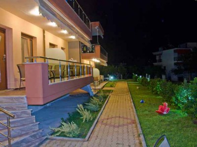 Sissys Villas Potos 2*