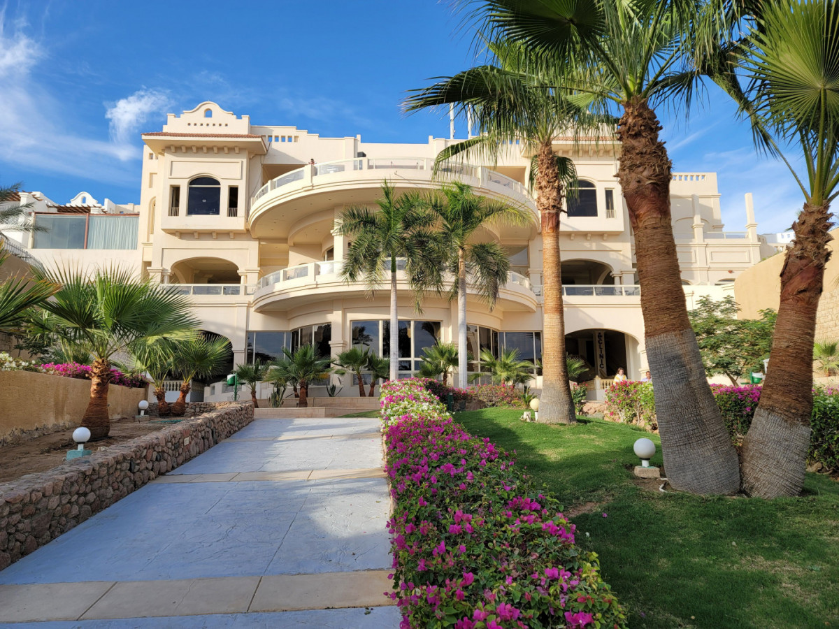 Continental Plaza Beach & Aqua Park Resort 4*