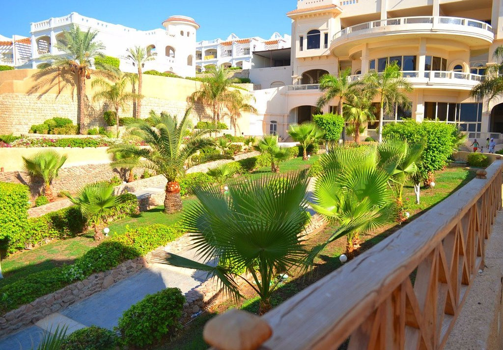 Continental Plaza Beach & Aqua Park Resort 4*