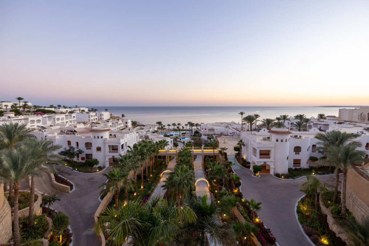 Continental Plaza Beach & Aqua Park Resort 4*