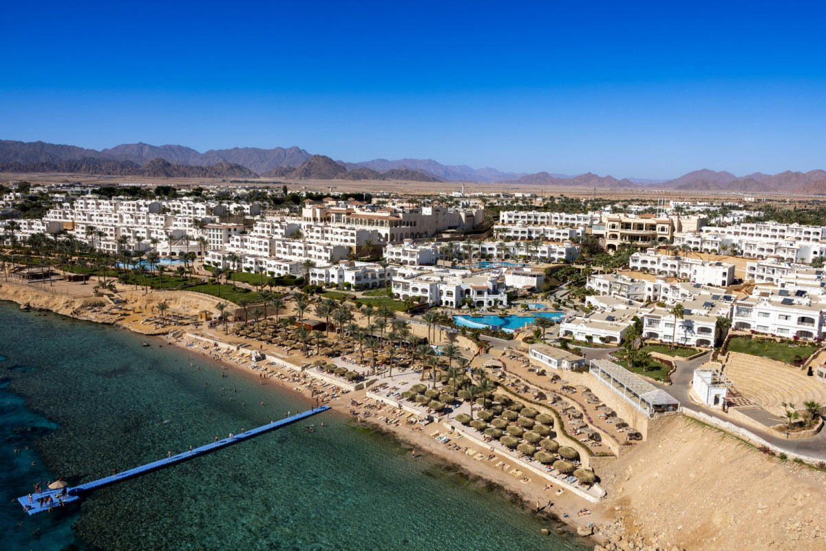 Continental Plaza Beach & Aqua Park Resort 4*