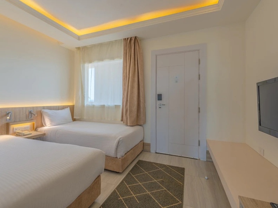 Titanic Beach Spa & Aqua Park 5*