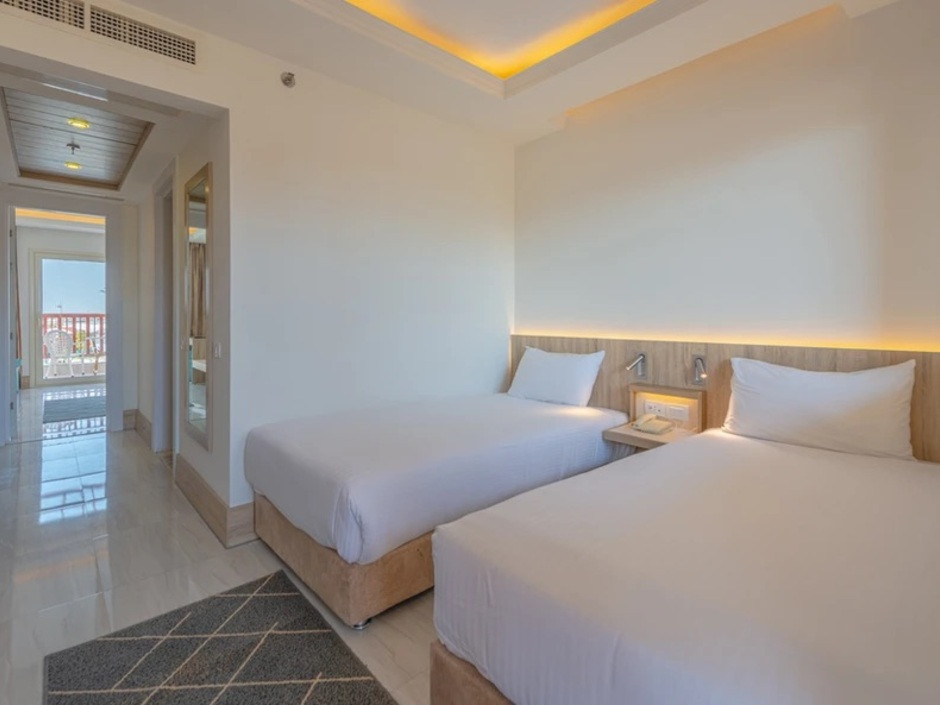 Titanic Beach Spa & Aqua Park 5*