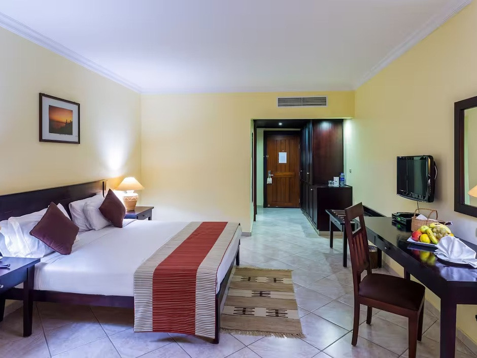 Casa Mare Resort (Ex. Royal Tulip Beach Resort) 5*