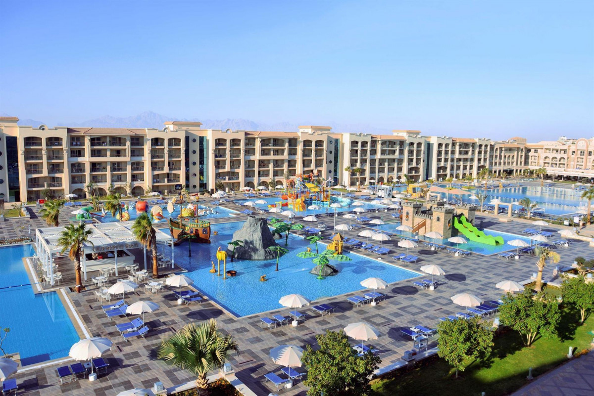 Pickalbatros White Beach Resort 5*