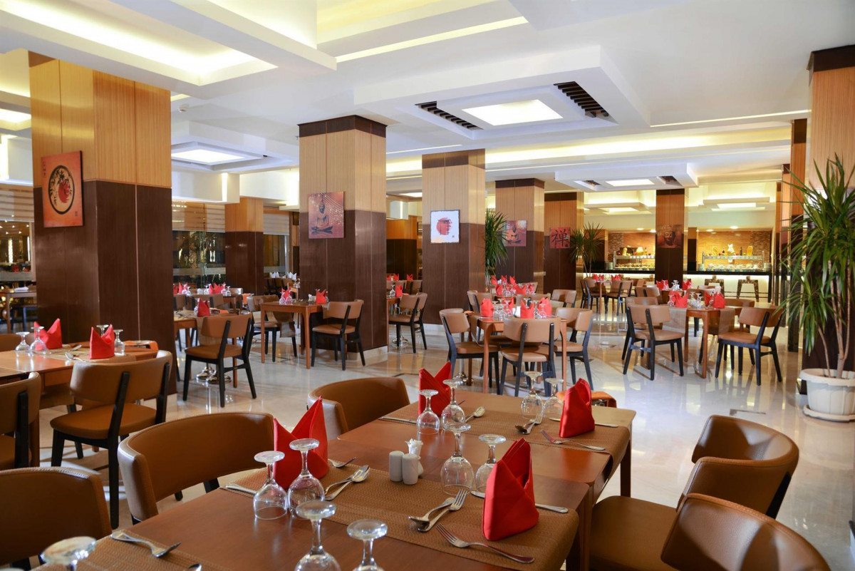 Pickalbatros White Beach Resort 5*