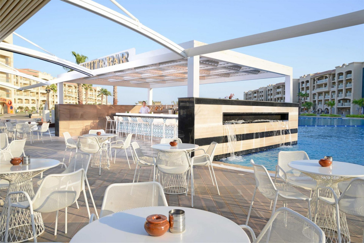 Pickalbatros White Beach Resort 5*