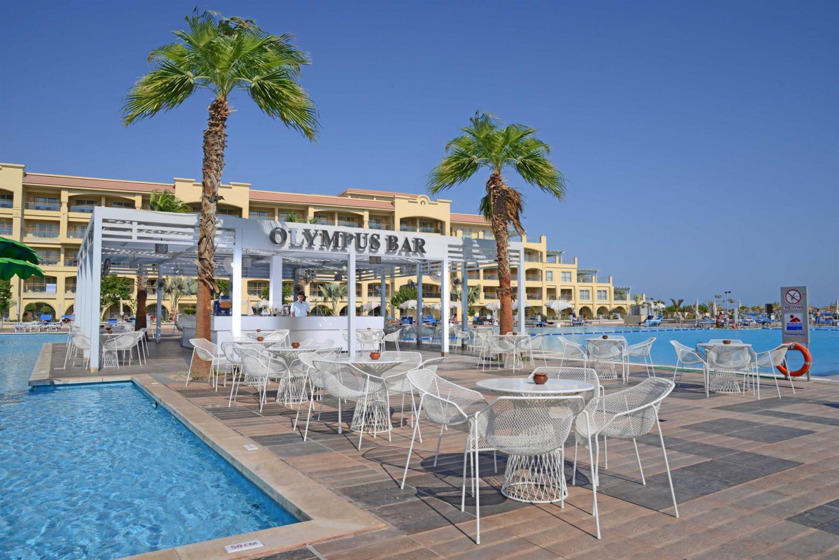 Pickalbatros White Beach Resort 5*