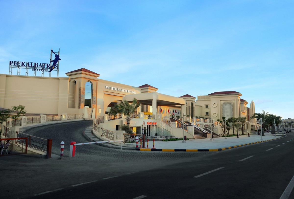 Pickalbatros White Beach Resort 5*