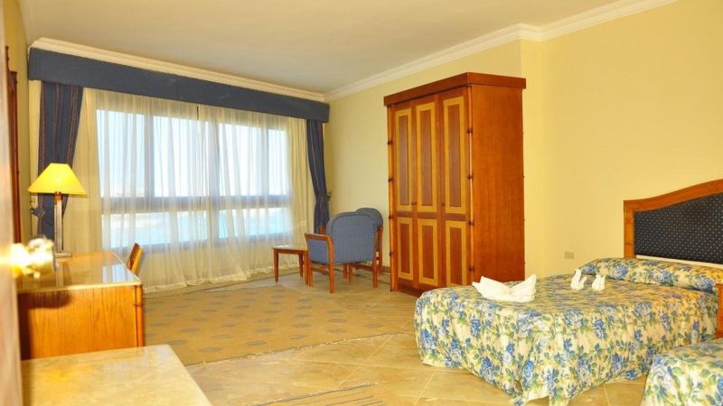 Alia Beach 4*