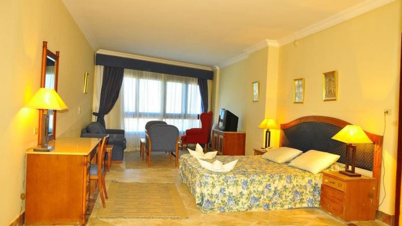 Alia Beach 4*
