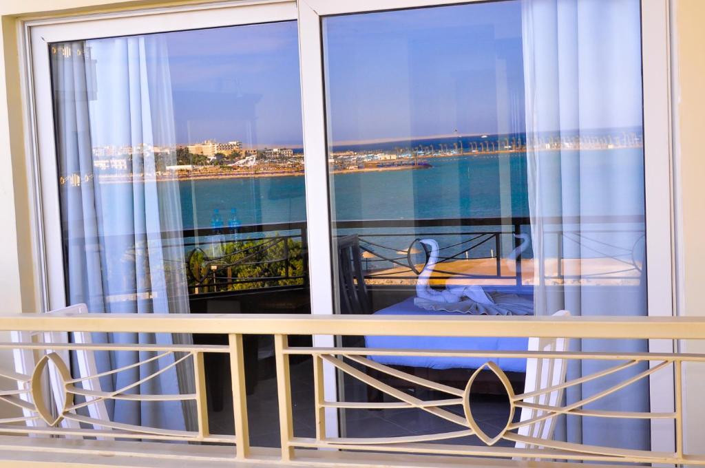 Magic Beach Hotel 4*