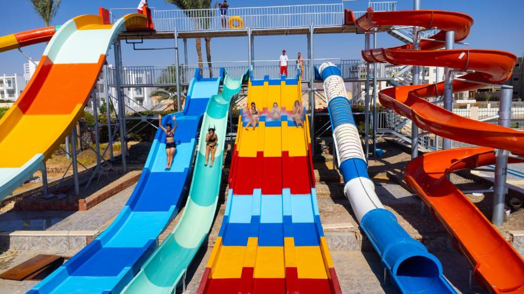 Ivy Cyrene Island Aqua Park Resort 4*