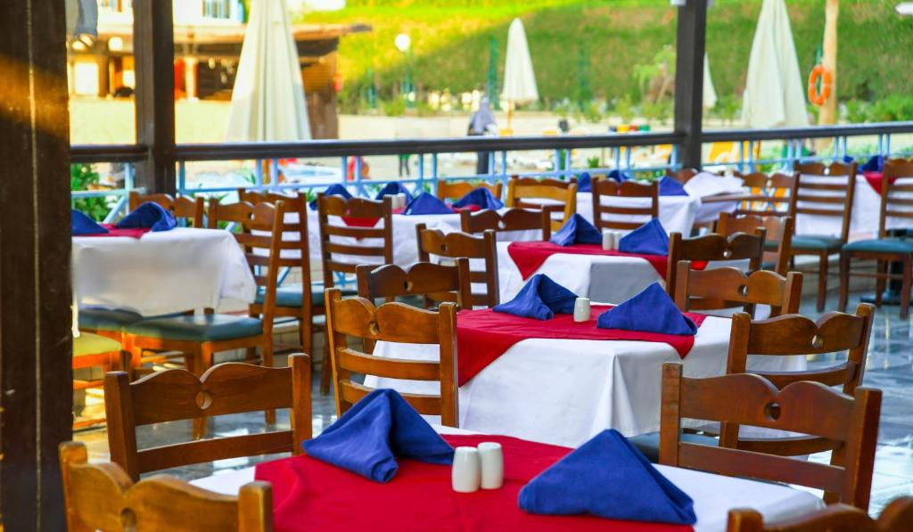 Ivy Cyrene Island Aqua Park Resort 4*