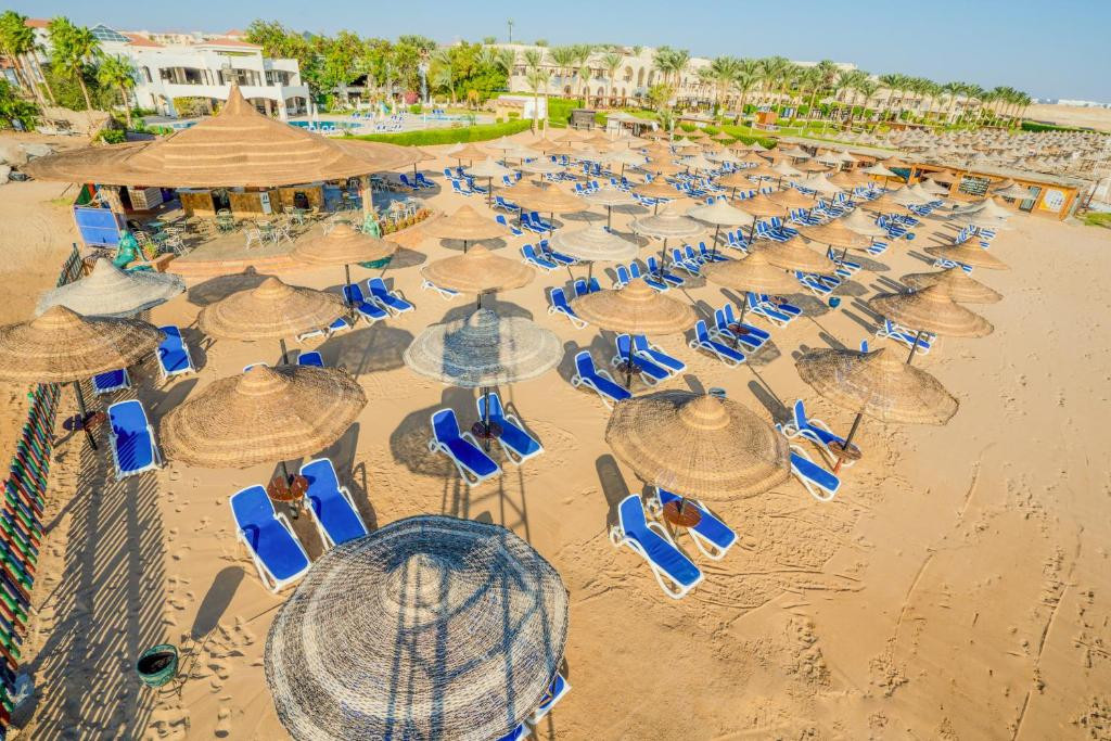 Ivy Cyrene Island Aqua Park Resort 4*