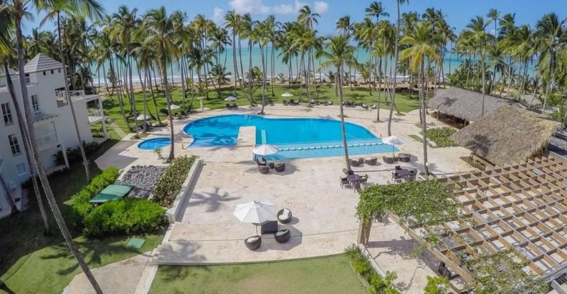 Coson Bay Hotel & Residences 4*