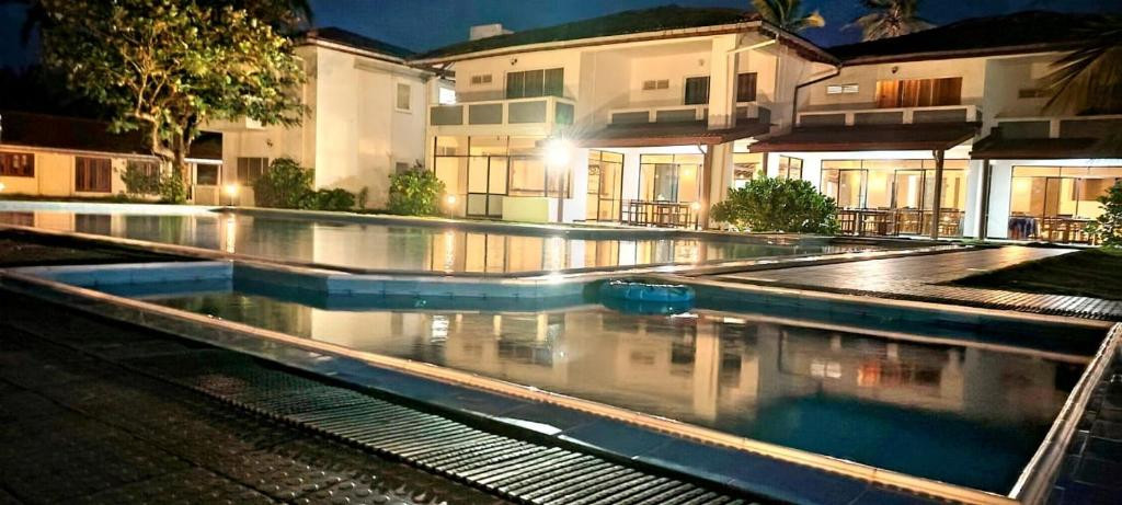 Sanmali Beach Hotel 2*