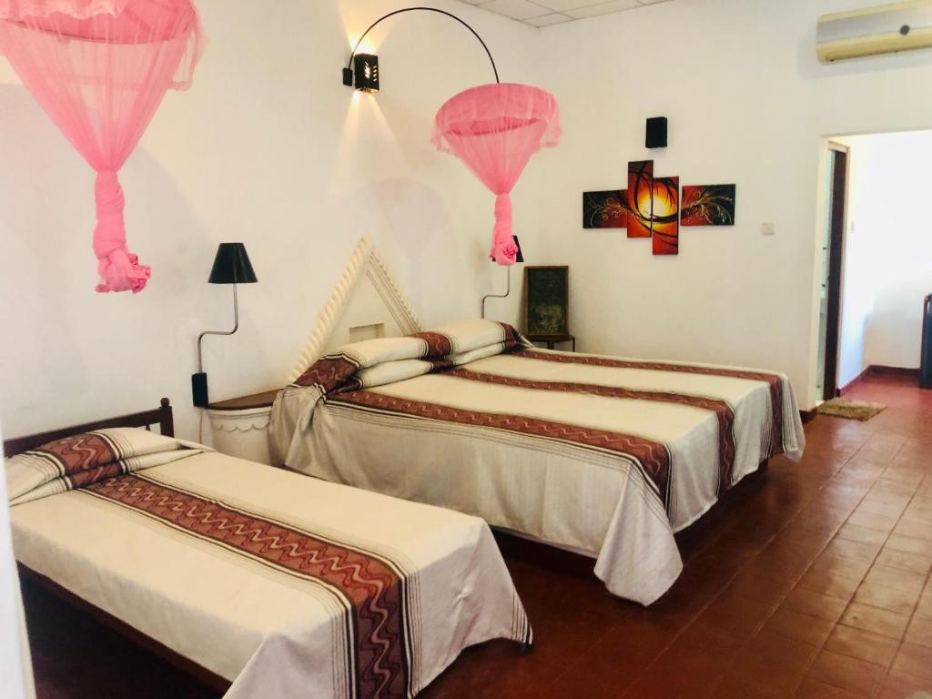 Hemadan Hotel 2*