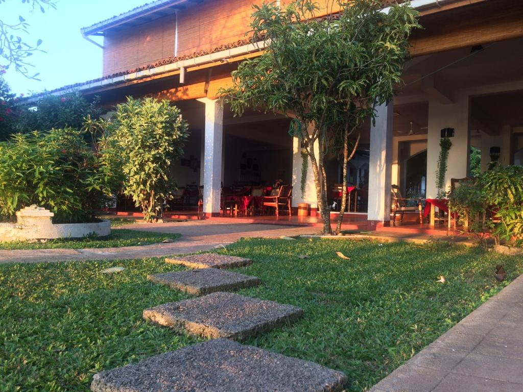 Hemadan Hotel 2*