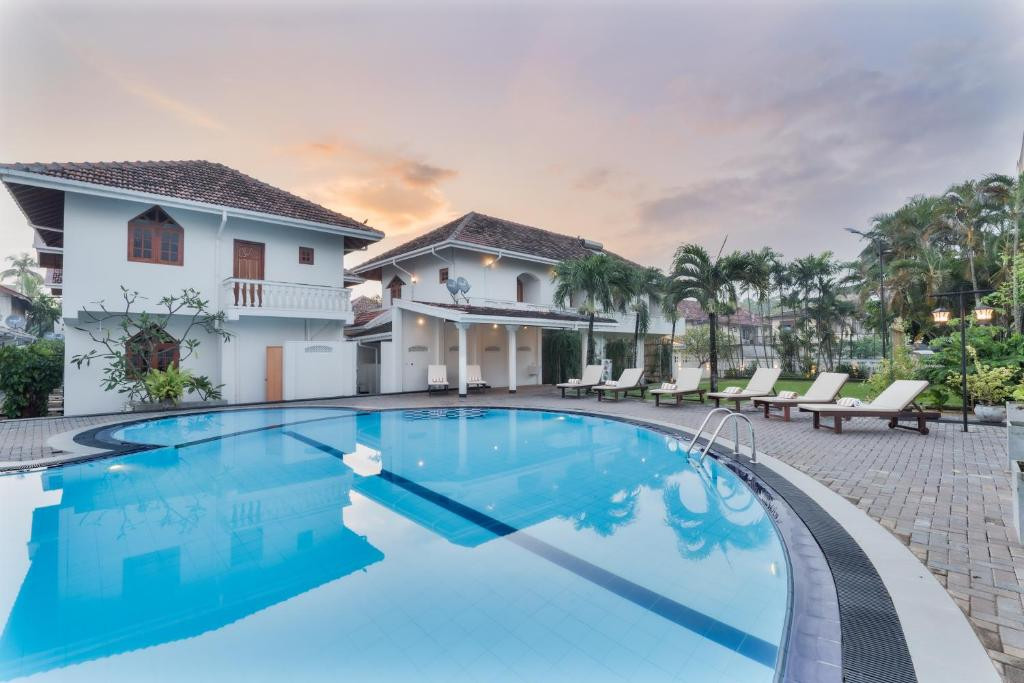 Paradise Holiday Village 3*