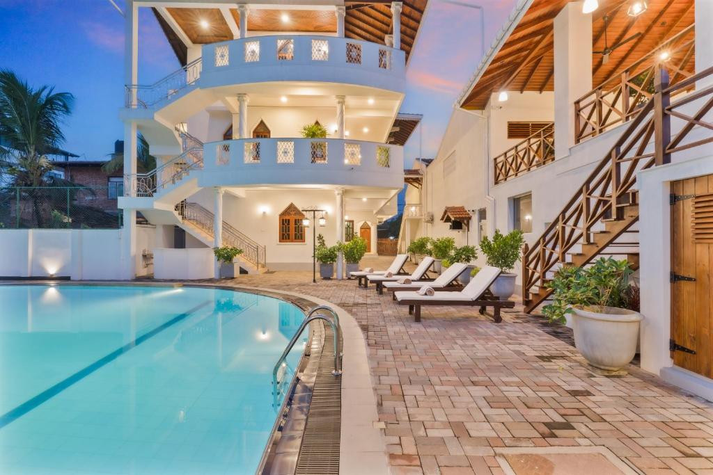 Paradise Holiday Village 3*
